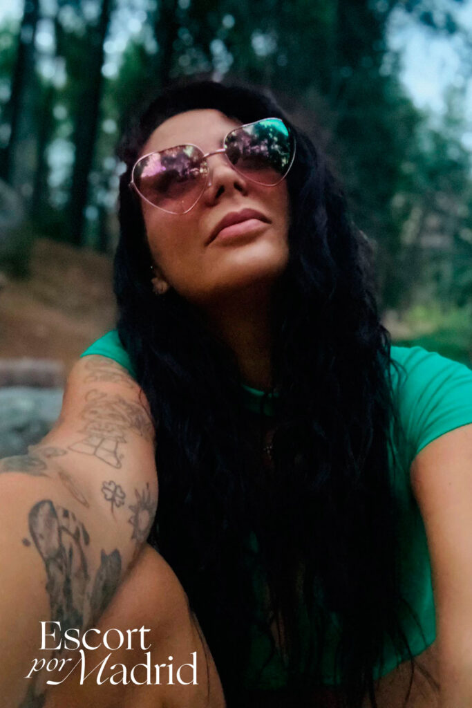 Escort morena alta y esbelta. Ainhoa