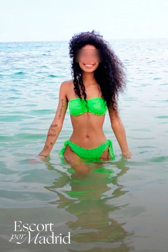 Simpática, agradable y divertida escort morena. Alejandra