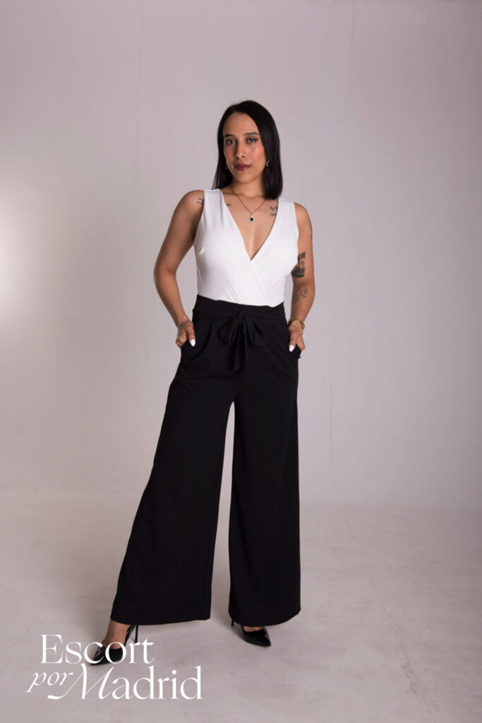 Escort y modelo con ropa elegante. Catalina