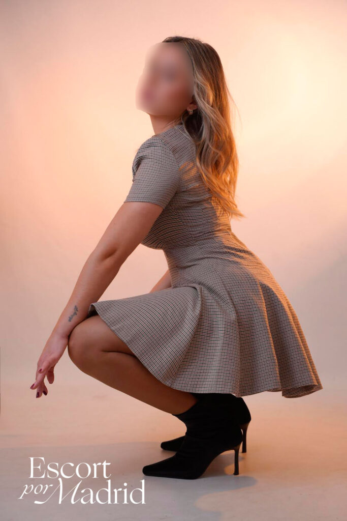 Escort elegante nacida en España con cuerpo natural. Claudia