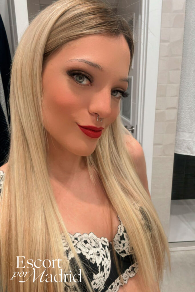 Escort joven con clase. Rubia preciosa. Emma nuevas fotos